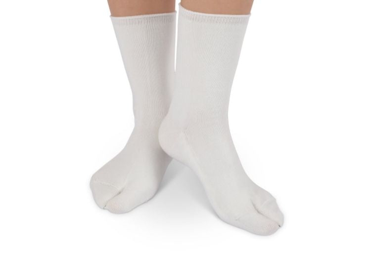 Alternative view of Bunion Relief Socks - White