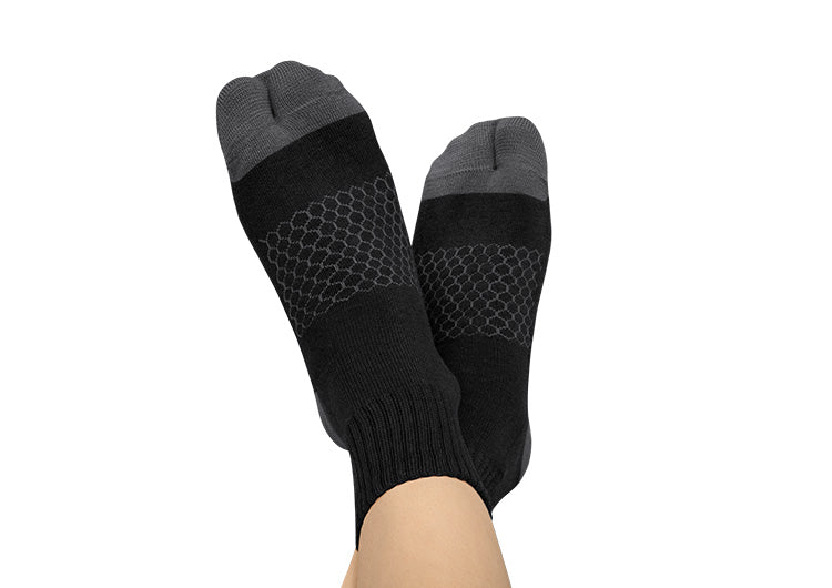 Bunion Relief. Padded Ankle Socks - Black - Image 9