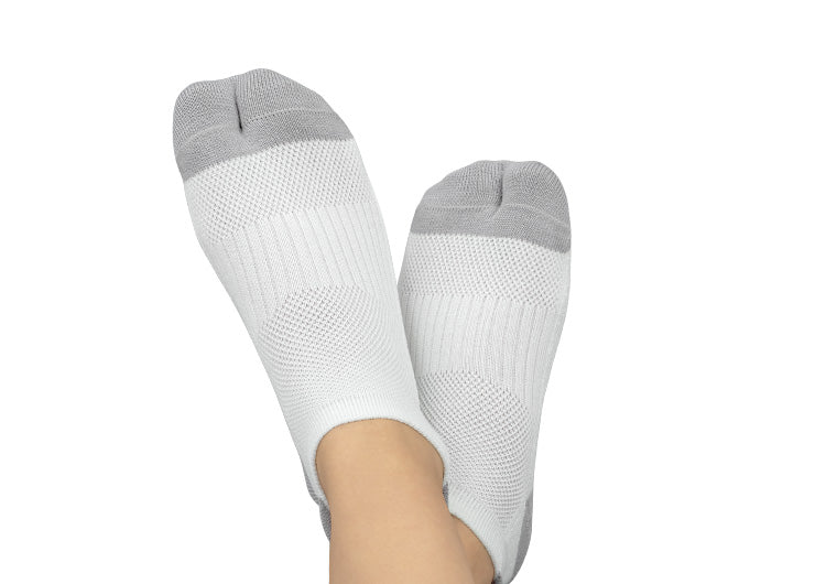 Bunion Relief. Padded Low Cut Socks - White - Image 9