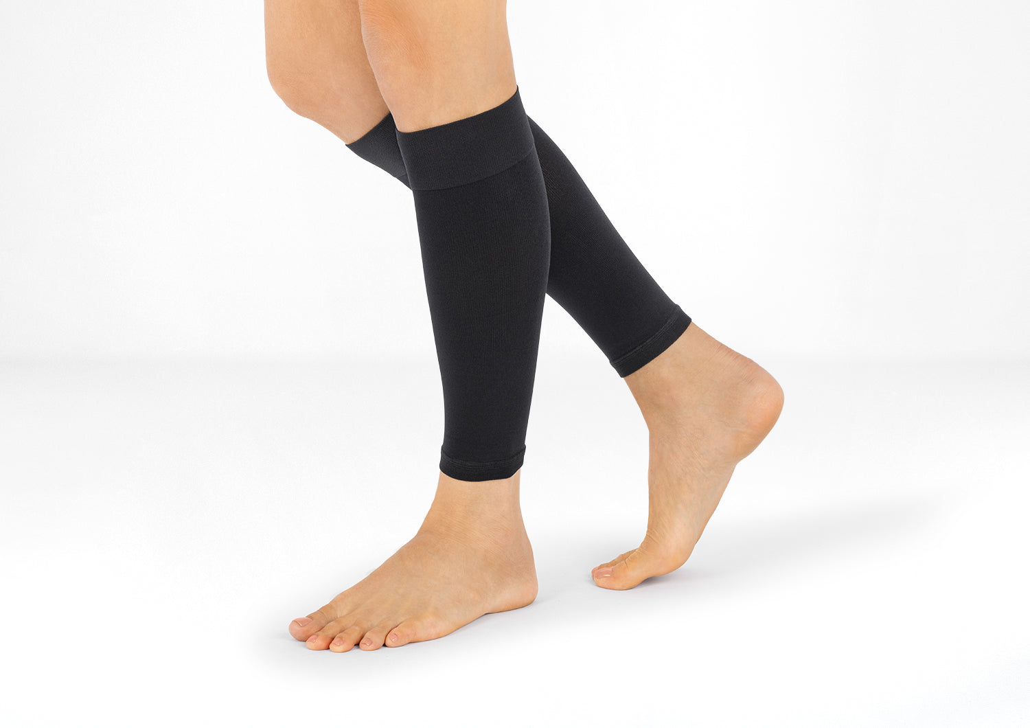 Alternative view of Compression Calf Sleeves Standard 15-20 mmHg - Black