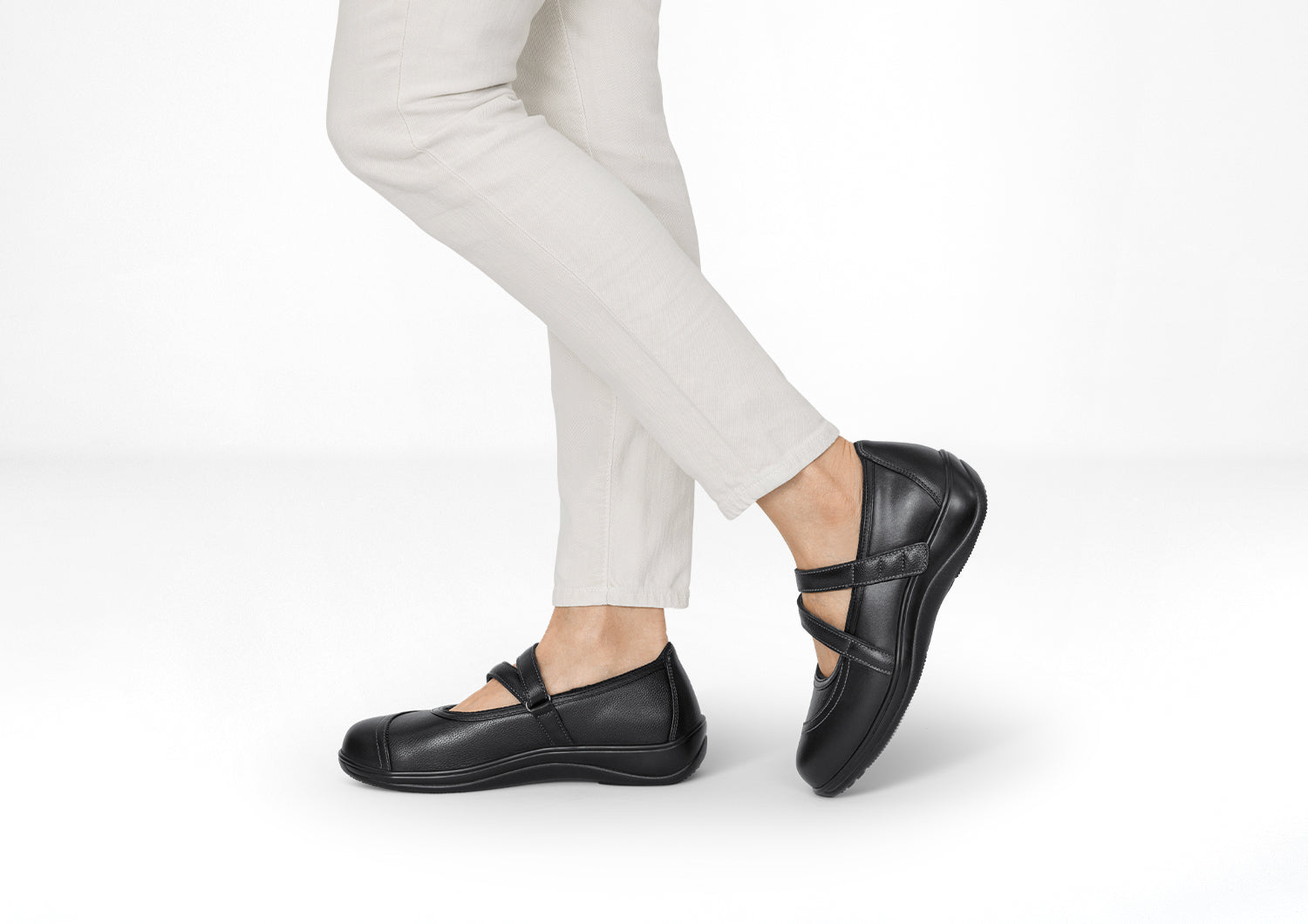 Alternative view of Celina - Black