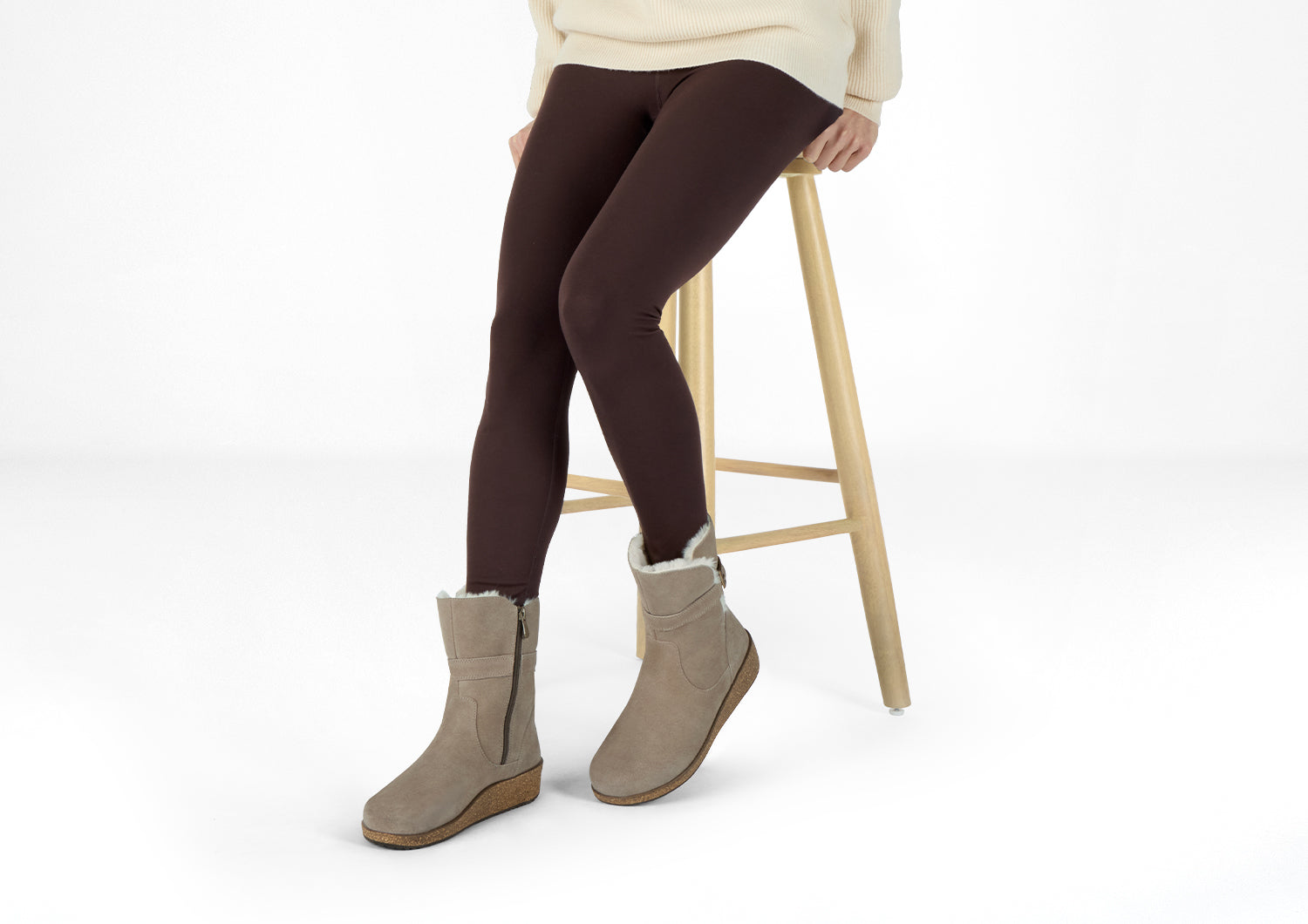 Alternative view of Claire - Taupe