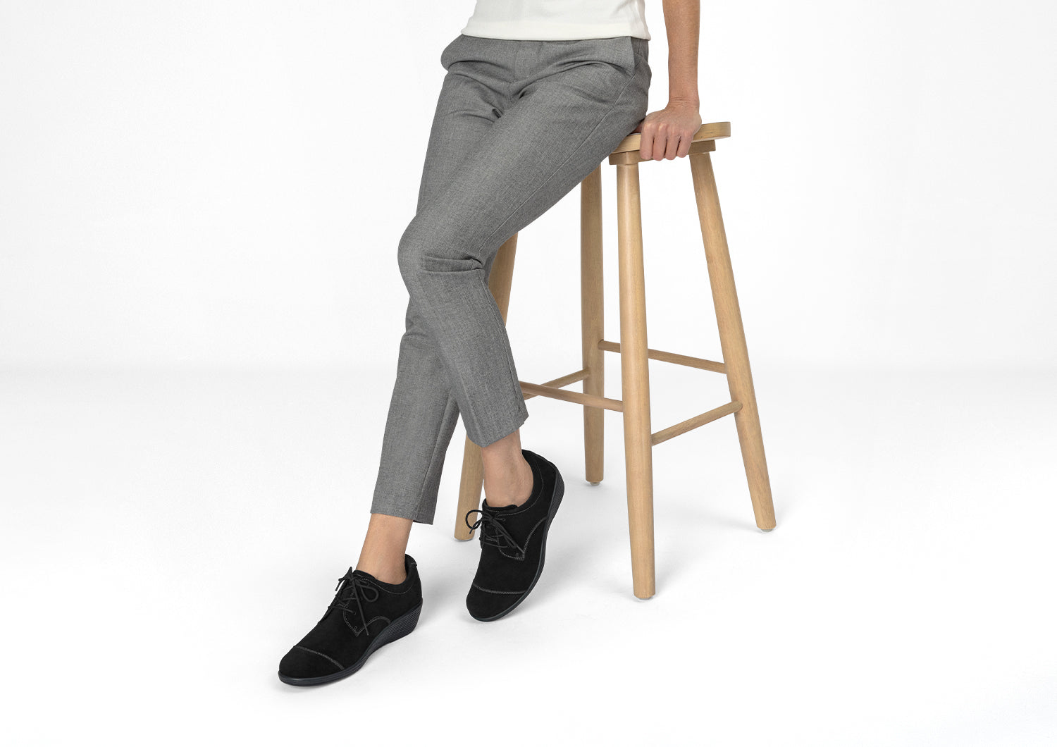 Alternative view of Eleanor - Black