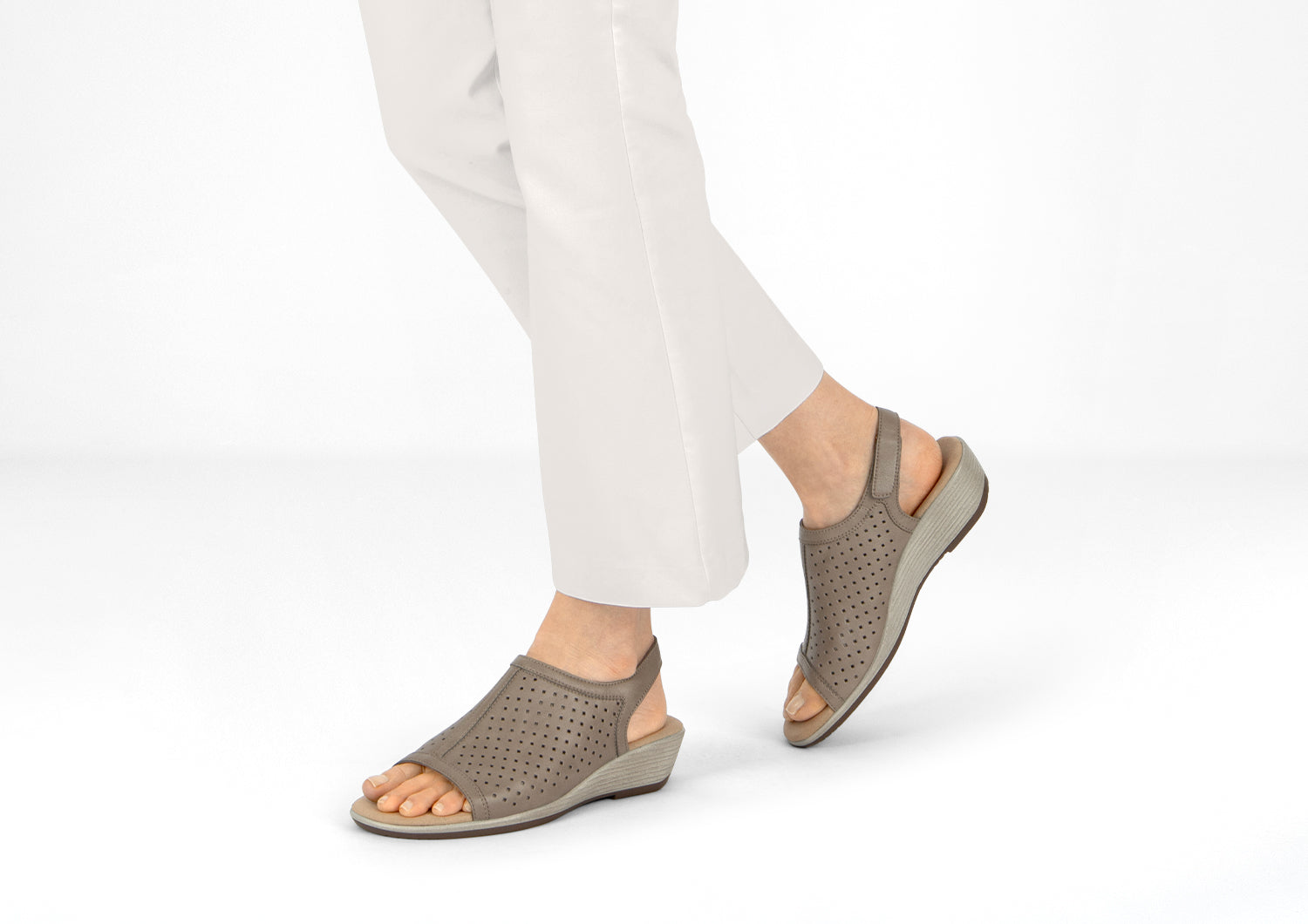 Alternative view of Hazel - Taupe